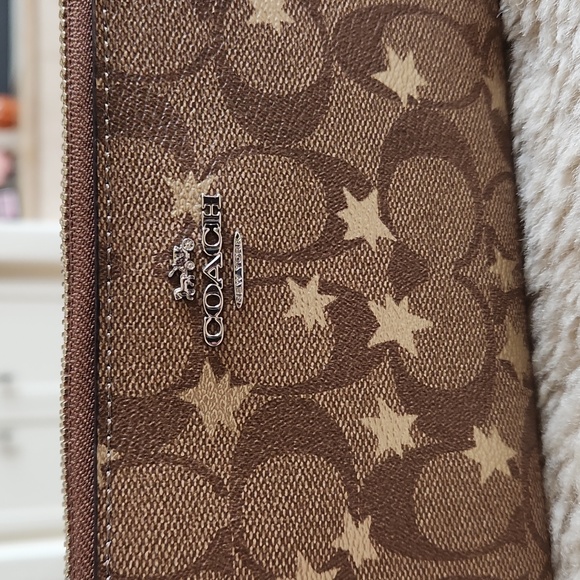 Gorgeous Coach 3/4 Zippered Signature Star Leather Long Wallet โญ๏ธ๐ค - Picture 16 of 16